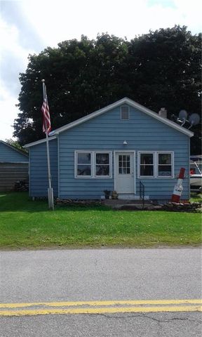 14402 Lakeshore Rd, Kent, NY 14477-9706