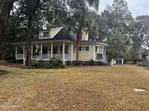 18 Hendersons Way, Beaufort, SC 29907-2146