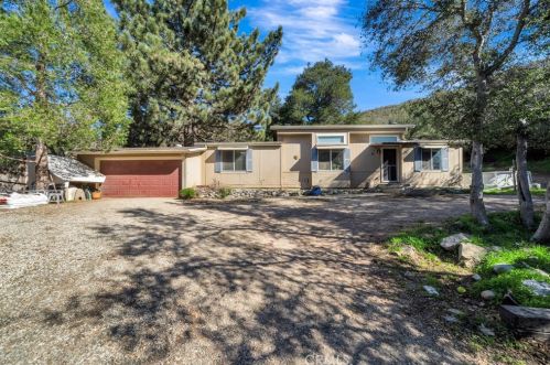 15111 Calle Los Elegantes, Santa Clarita, CA 91390-1022