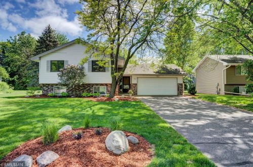 4346 Bambi Ln, Saint Paul, MN 55110-3601