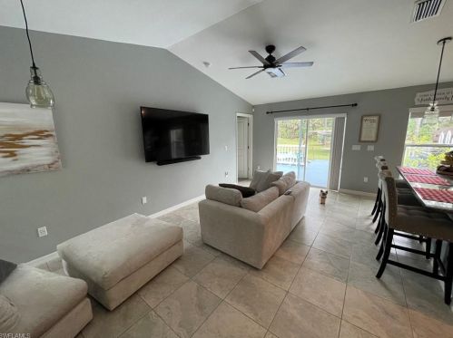 4733 10th Ave, Naples FL  34117-9144 exterior