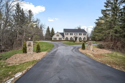2412 Range Line Ter, Thiensville, WI 53092-5651