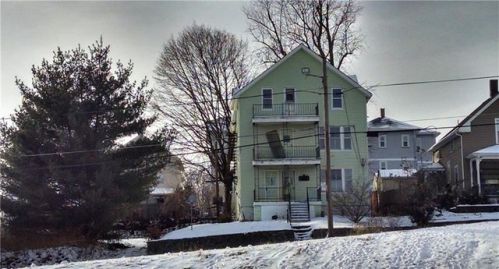 60 4th Ave, Woonsocket, RI 02895-5021