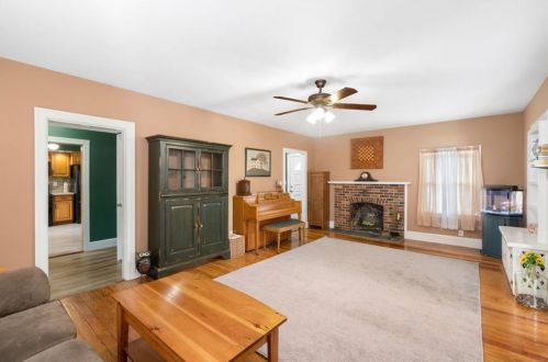 147 Trent St, Woonsocket RI  02895-1040 exterior