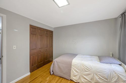 1055 Champagne Dr, Marion OH  43302-6626 exterior