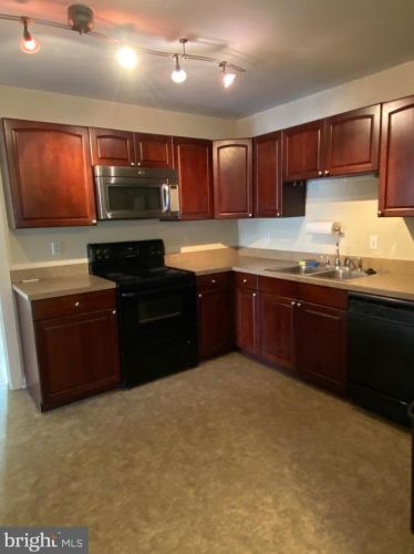 521 Washington St, Charles Town WV  25414-1735 exterior