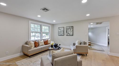 95 Roosevelt Cir, Tinton Falls NJ  07701-5824 exterior