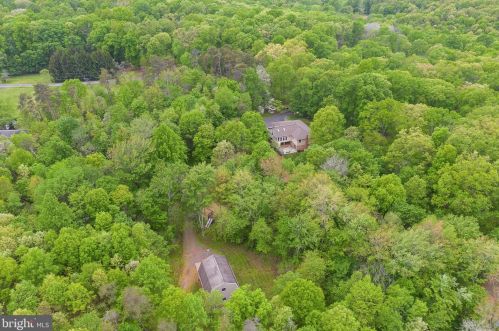 10085 Fox Hound Dr, Nokesville VA  20181-1431 exterior