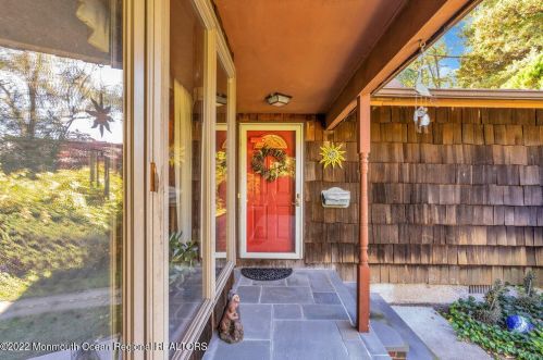 240 White Rd, Little Silver, NJ 07739-1151