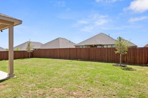 1105 Whispering Hills Dr, Midlothian TX  76063-6603 exterior