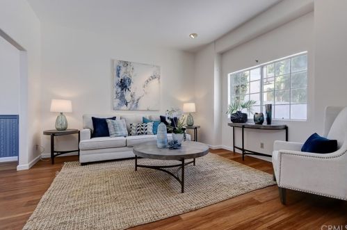 2009 Farrell Ave, Redondo Beach, CA 90278-1816