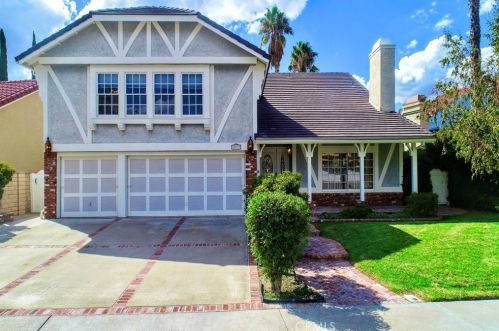 28019 Charles Dr, Santa Clarita, CA 91350-1971