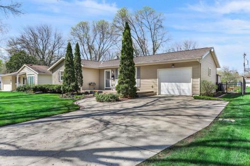 1506 Lynndale Rd, Madison, WI 53711-3320
