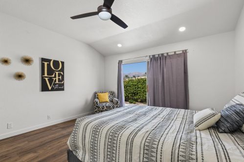 48118 Via Hermosa, La Quinta CA  92253-2227 exterior