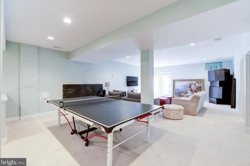 19376 Ml Dm Pl, Leesburg VA 20176-1637 exterior