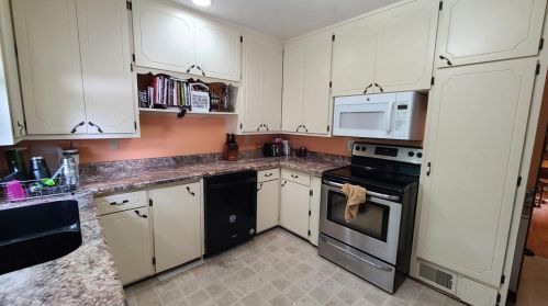824 Ridge Rd, Green Bay, WI 54304-2342