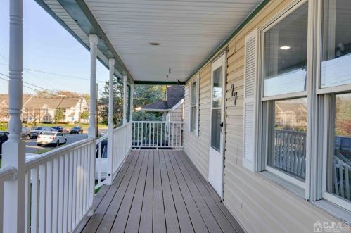 77 Lockwood Ave, Woodbridge NJ  07095-3615 exterior