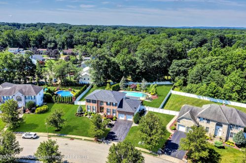 142 Serpentine Dr, Morganville NJ  07751-1400 exterior