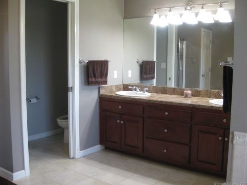 109 Moore Hill Dr, Southington CT  06489-2929 exterior