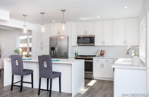 4137 Auburn Ave, Oceanside CA  92056-6018 exterior