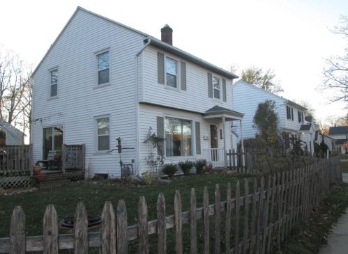891 7th St, Green Bay, WI 54304-2680