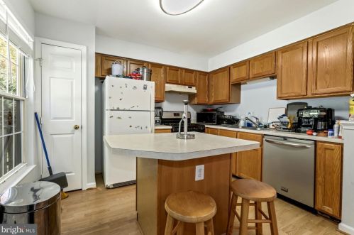 12810 Silvia Loop, Woodbridge VA  22192-5091 exterior