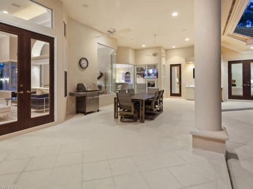 6656 Trail Blvd, Naples FL  34108-2903 exterior