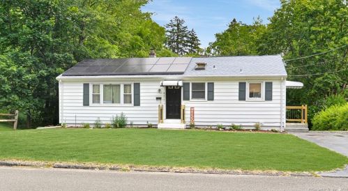 53 Spring Ln, Milford CT  06460-3209 exterior