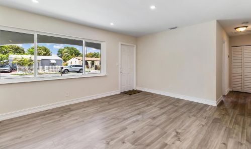 726 56th St, West Palm Beach FL  33407-2508 exterior