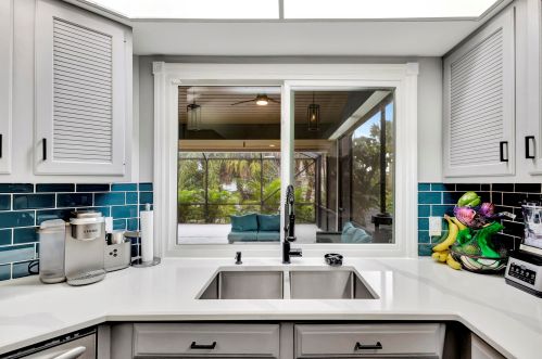 10440 Jupiter Narrows Dr, Hobe Sound FL 33455-3254 exterior