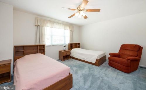 1246 Jarvis Ln, Lansdale PA 19446-6515 exterior