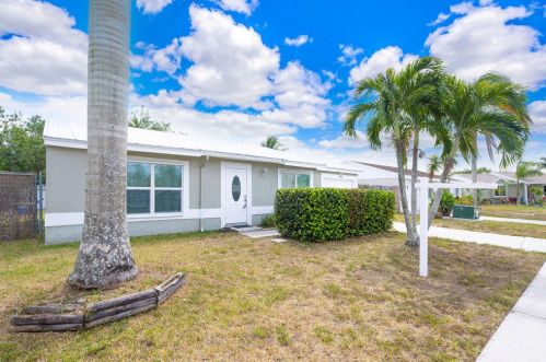 1385 Elmbank Way, West Palm Beach, FL 33411-4002