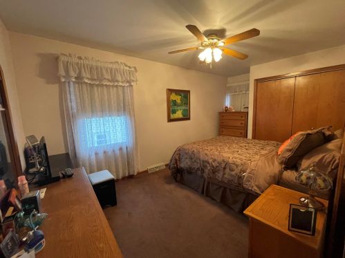 6220 82 St, Kenosha WI 53142-1865 exterior