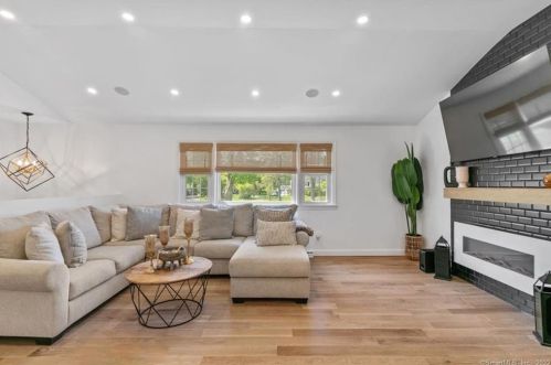 66 Todd Dr, North Haven CT  06473-1038 exterior