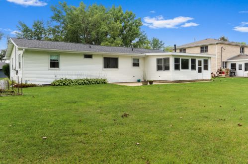 1532 Swallow Rd, Twin Lakes, WI 53181-9740