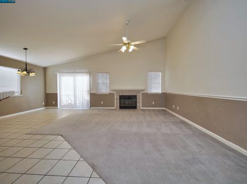 1062 Schadeck St, Manteca CA  95336-5956 exterior