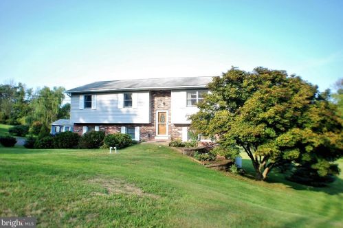 145 Wild Run Rd, Dale, PA 19504-9216
