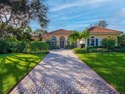 5605 Las Brisas Dr, Vero Beach, FL 32967-7256