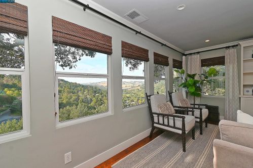 122 El Toyonal, Orinda CA  94563-2133 exterior