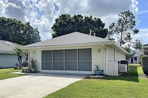 721 Canberra Rd, Winter Haven, FL 33884-1210