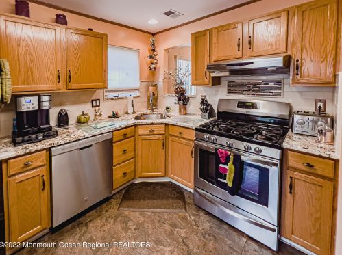 36 Winding River Rd, Lakewood NJ  08701-5733 exterior