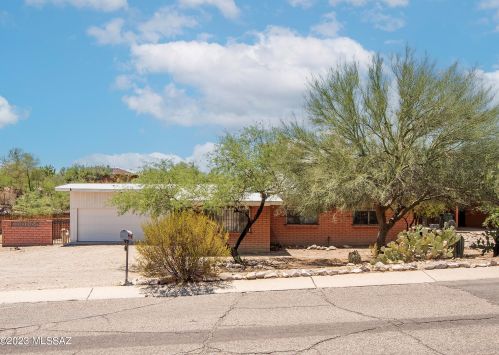 2021 Saddle Hills Dr, Tucson, AZ 85745-1824