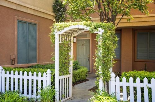 26937 Hillsborough Pkwy, Santa Clarita, CA 91354-2457