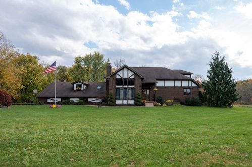 223 Luxor Rd, Latrobe, PA 15650-9417