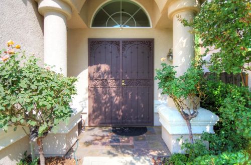8872 White Peacock Ct, Elk Grove, CA 95624-3717