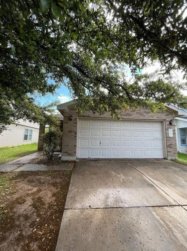 3001 Caleb Dr, Austin TX  78725-4761 exterior