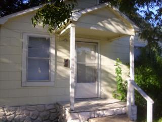 1322 Blum St, Alvin, TX 77511-5902