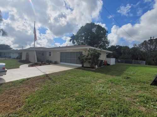 117 Lake Dr, Lehigh Acres, FL 33936-6907