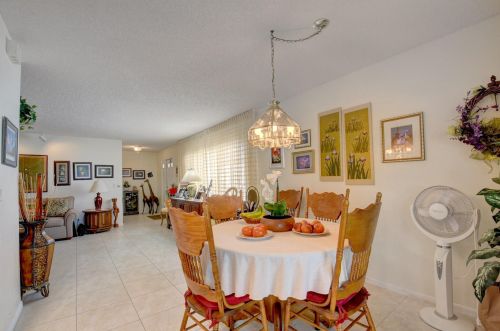 5136 Mirror Lk Blvd, Boynton Beach FL  33472-1211 exterior