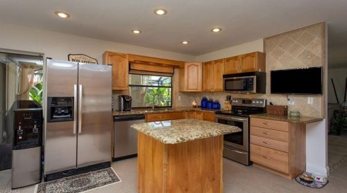 905 52nd St, Cape Coral FL  33914-7086 exterior